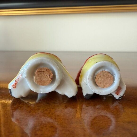 Vintage Pixie Elf Gnome Miniature Salt and Pepper Shakers Japan 2" - Picture 8 of 10